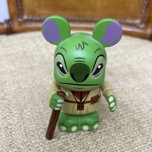 EUC Vinylmation Star Wars “Stitch as Yoda”